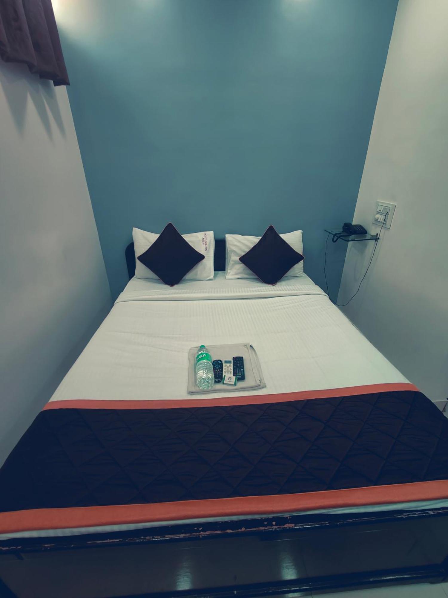 Hotel Golden Arch Bangalore Esterno foto