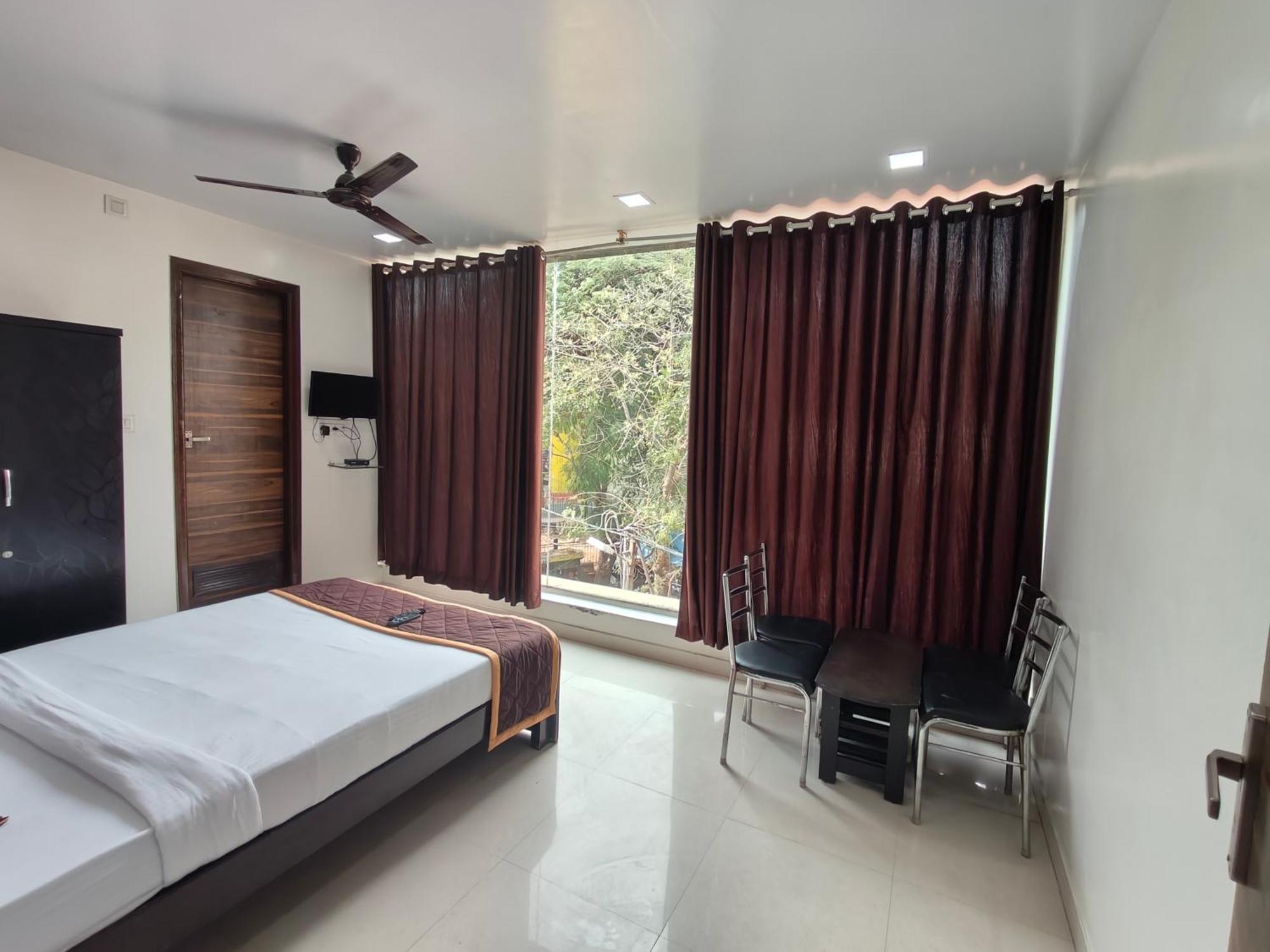 Hotel Golden Arch Bangalore Esterno foto
